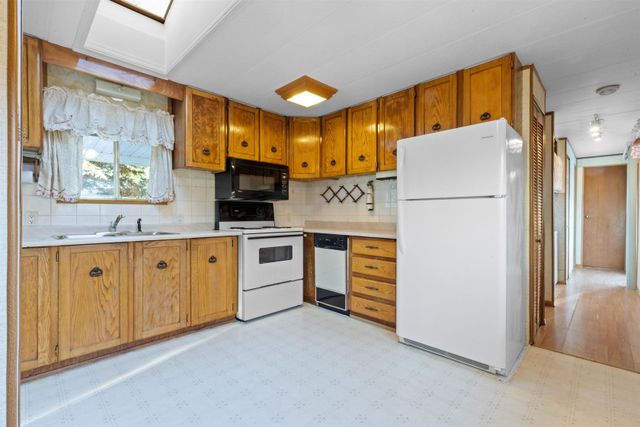 19702-poplar-drive-central-meadows-pitt-meadows-13 at 19702 Poplar Drive, Central Meadows, Pitt Meadows 19702-poplar-drive-central-meadows-pitt-meadows-13 at 19702 Poplar Drive, Central Meadows, Pitt Meadows