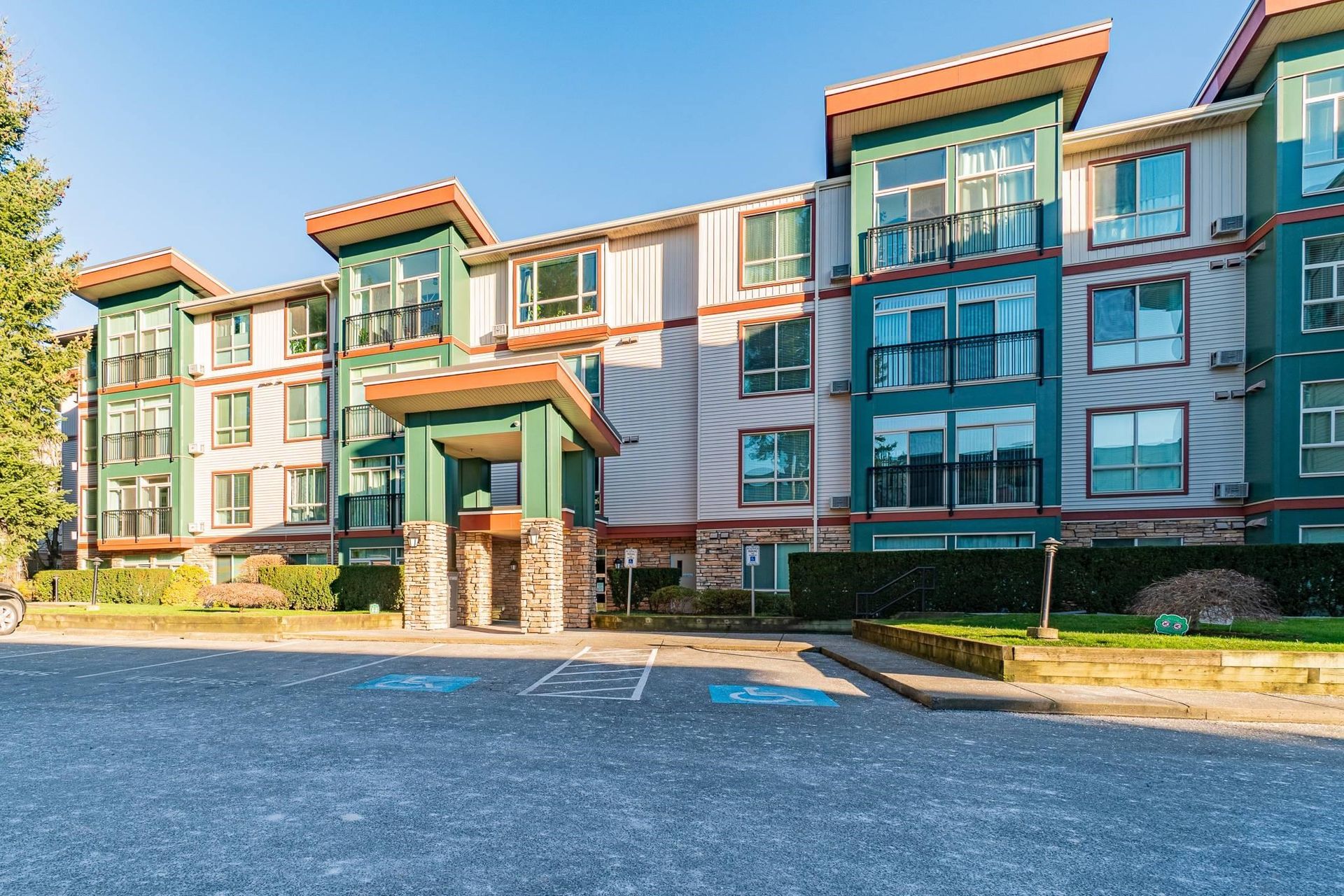 312 - 33485 South Fraser Way, Central Abbotsford, Abbotsford photo number 1 312 - 33485 South Fraser Way, Central Abbotsford, Abbotsford photo number 1