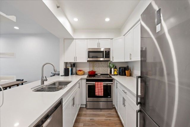 633-w-16th-avenue-fairview-vw-vancouver-west-02 at 207 - 633 W 16th Avenue, Fairview VW, Vancouver West