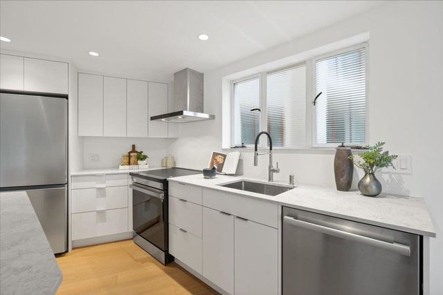 1949-beach-avenue-west-end-vw-vancouver-west-08 at 405 - 1949 Beach Avenue, West End VW, Vancouver West