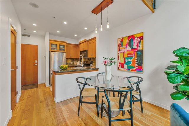 10-renaissance-square-quay-new-westminster-07 at 111 - 10 Renaissance Square, Quay, New Westminster 10-renaissance-square-quay-new-westminster-07 at 111 - 10 Renaissance Square, Quay, New Westminster