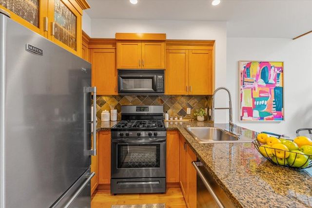 10-renaissance-square-quay-new-westminster-09 at 111 - 10 Renaissance Square, Quay, New Westminster