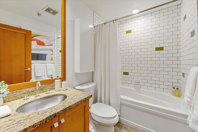 10-renaissance-square-quay-new-westminster-16 at 111 - 10 Renaissance Square, Quay, New Westminster