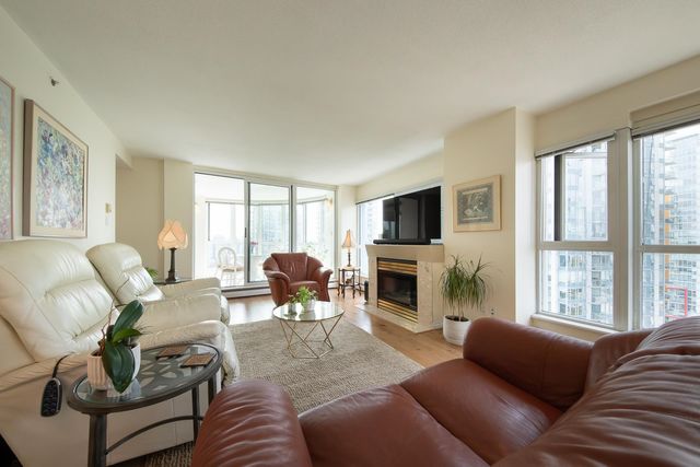 183-keefer-place-downtown-vw-vancouver-west-02 at 2204 - 183 Keefer Place, Downtown VW, Vancouver West