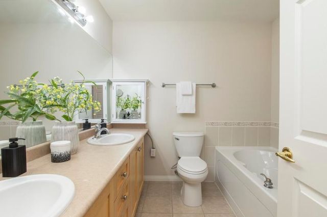 3387-king-george-boulevard-king-george-corridor-south-surrey-white-rock-18 at 7 - 3387 King George Boulevard, King George Corridor, South Surrey White Rock