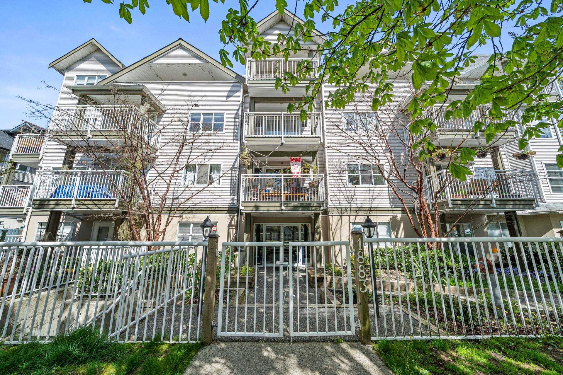 204 - 1883 E 10th Avenue, Grandview Woodland, Vancouver East photo number 1