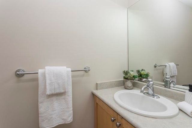 3387-king-george-boulevard-king-george-corridor-south-surrey-white-rock-22 at 7 - 3387 King George Boulevard, King George Corridor, South Surrey White Rock