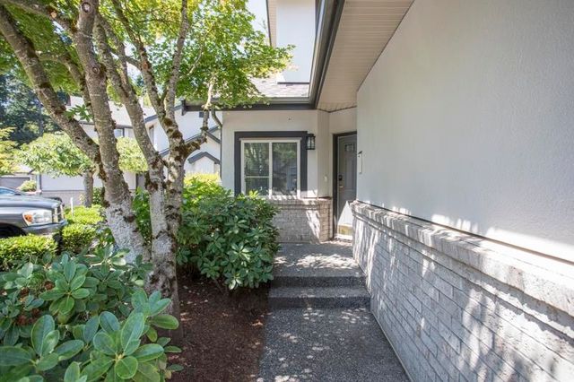 3387-king-george-boulevard-king-george-corridor-south-surrey-white-rock-02 at 7 - 3387 King George Boulevard, King George Corridor, South Surrey White Rock