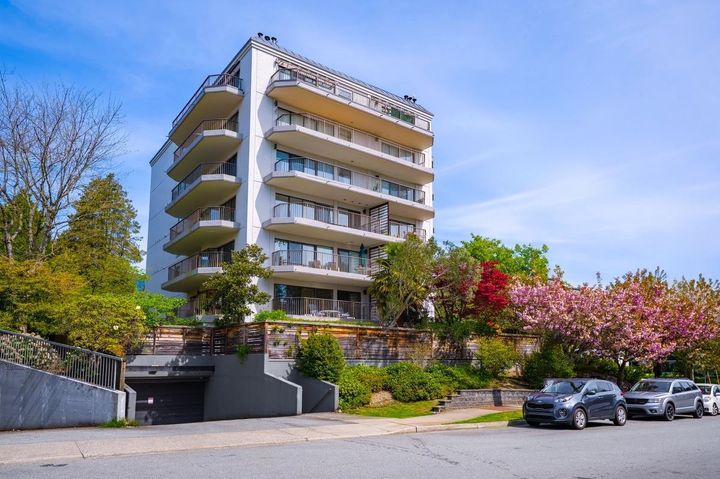 747-17th-street-ambleside-west-vancouver-01 at 401 - 747 17th Street, Ambleside, West Vancouver