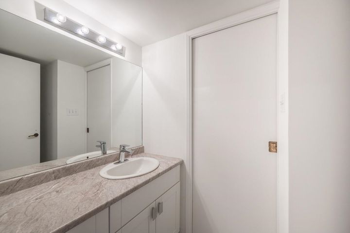 747-17th-street-ambleside-west-vancouver-17 at 401 - 747 17th Street, Ambleside, West Vancouver
