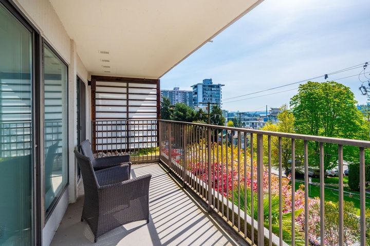 747-17th-street-ambleside-west-vancouver-19 at 401 - 747 17th Street, Ambleside, West Vancouver