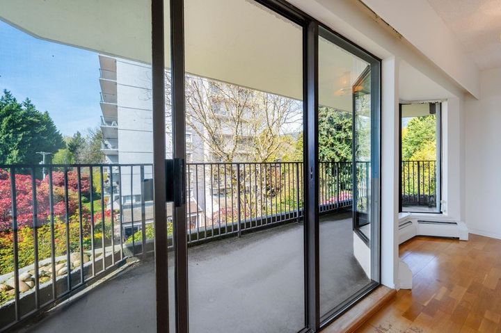 747-17th-street-ambleside-west-vancouver-21 at 401 - 747 17th Street, Ambleside, West Vancouver