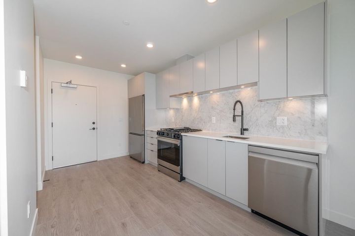 13238-105th-avenue-whalley-north-surrey-05 at 509 - 13238 105th Avenue, Whalley, North Surrey