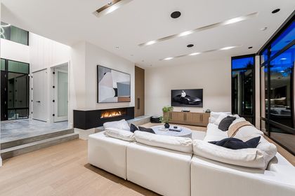 12551 22 Avenue, Ocean Park, South Surrey living 2 at 12551 22 Avenue, Crescent Bch Ocean Pk., South Surrey White Rock