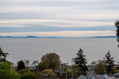 1266-everall-street-white-rock-south-surrey-white-rock-32 at 1266 Everall Street, White Rock, South Surrey White Rock