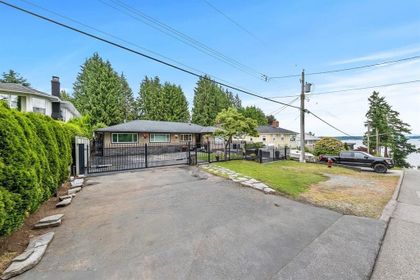 1360-everall-street-white-rock-south-surrey-white-rock-05 at 1360 Everall Street, White Rock, South Surrey White Rock