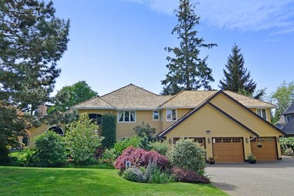 2620857791 at 2327  Street, Elgin Chantrell, South Surrey White Rock