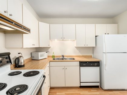 1341-foster-street-white-rock-south-surrey-white-rock-11 at 105 - 1341 Foster Street, White Rock, South Surrey White Rock