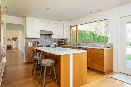 14157 25A Ave Kitchen at 14157 25a Avenue, Sunnyside Park Surrey, South Surrey White Rock