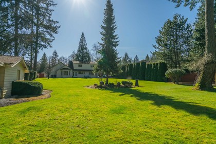 14157 25A Ave Backyard at 14157 25a Avenue, Sunnyside Park Surrey, South Surrey White Rock