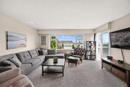 1061-parker-street-white-rock-south-surrey-white-rock-03 at 1061 Parker Street, White Rock, South Surrey White Rock