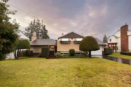 15460-semiahmoo-avenue-white-rock-south-surrey-white-rock-01 at 15460 Semiahmoo Avenue, White Rock, South Surrey White Rock