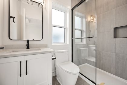 15432-22-ave-40 at 15432 22 Avenue, King George Corridor, South Surrey White Rock