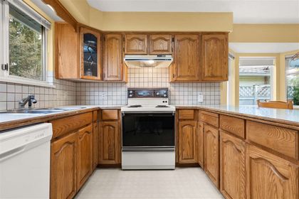 1652-141a-street-sunnyside-park-surrey-south-surrey-white-rock-08 at 1652 141a Street, Sunnyside Park Surrey, South Surrey White Rock