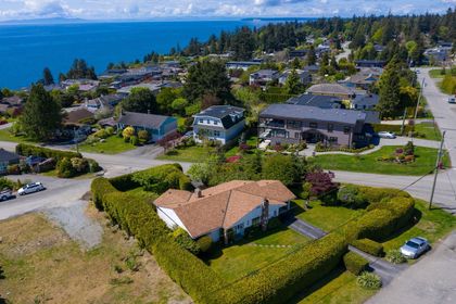 14418-blackburn-crescent-white-rock-south-surrey-white-rock-03 at 14418 Blackburn Crescent, White Rock, South Surrey White Rock