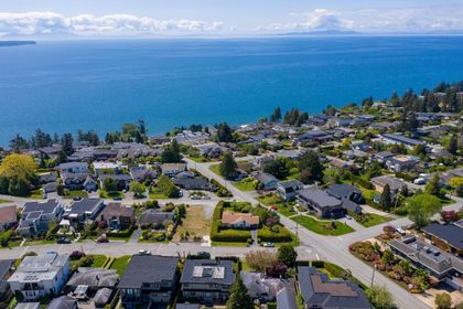 14418-blackburn-crescent-white-rock-south-surrey-white-rock-05 at 14418 Blackburn Crescent, White Rock, South Surrey White Rock