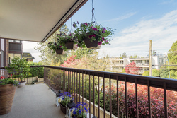  at 208 - 1360 Martin Street, White Rock, South Surrey White Rock