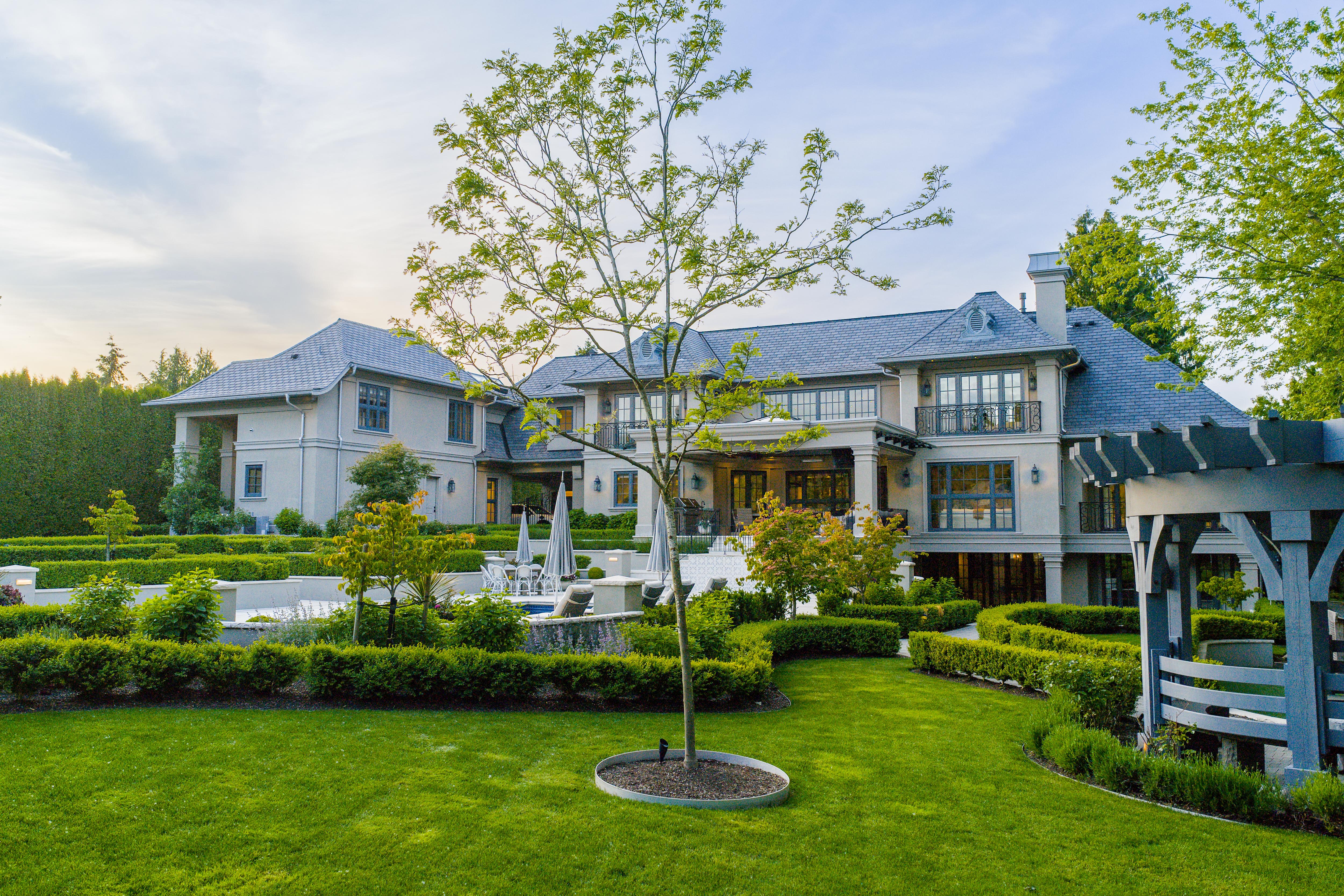 Our Premium marketing services include professional  photography, custom brochures, and more.