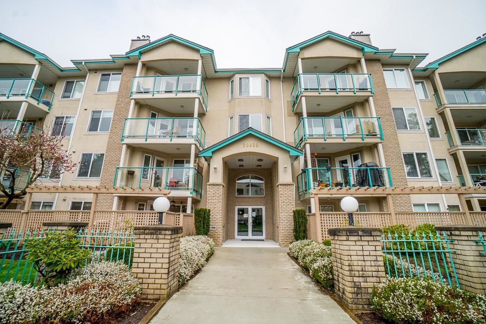 202 - 20433 53 Avenue, Langley City, Langley  by Team Rattans Real Estate Website 202 - 20433 53 Avenue, Langley City, Langley