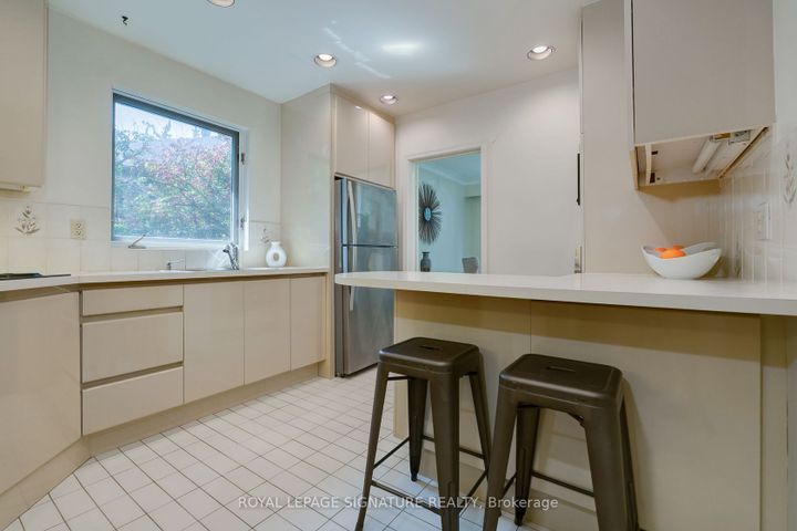 23-sifton-crt-bayview-village-toronto-08 at 23 Sifton Court, Bayview Village, Toronto 23-sifton-crt-bayview-village-toronto-08 at 23 Sifton Court, Bayview Village, Toronto