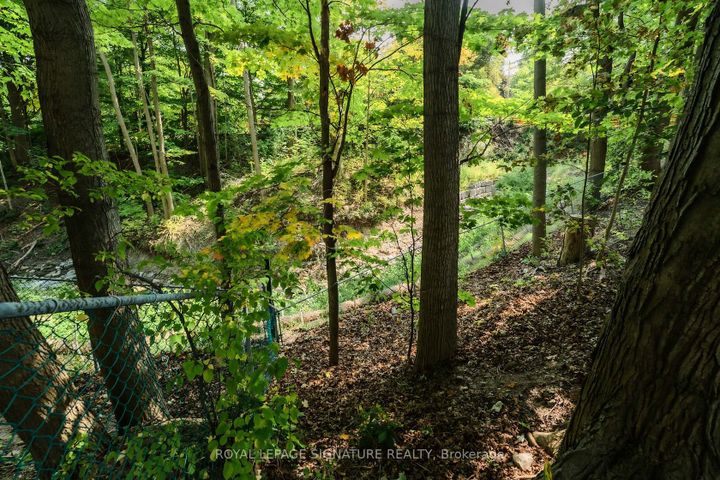 23-sifton-crt-bayview-village-toronto-32 at 23 Sifton Court, Bayview Village, Toronto 23-sifton-crt-bayview-village-toronto-32 at 23 Sifton Court, Bayview Village, Toronto