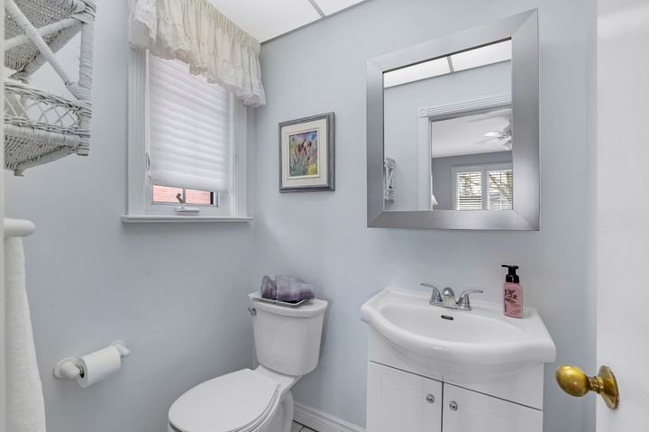 30-sumner-heights-drive-toronto-web-mls-33 at 30 Sumner Heights Drive, Bayview Village, Toronto