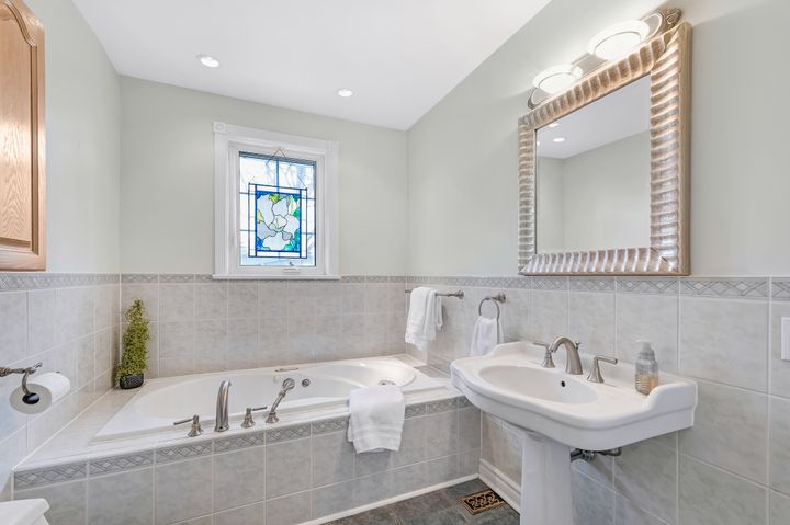 30-sumner-heights-drive-toronto-web-mls-40 at 30 Sumner Heights Drive, Bayview Village, Toronto