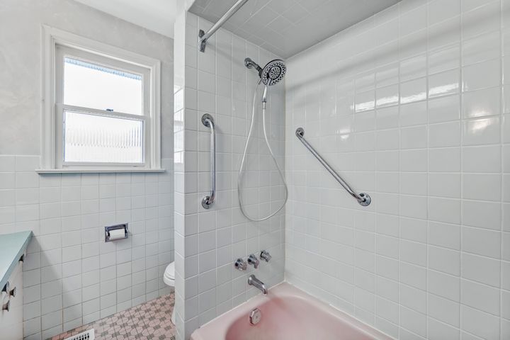 39-viamede-crescent-toronto-web-mls-35 at 39 Viamede Crescent, Bayview Village, Toronto 39-viamede-crescent-toronto-web-mls-35 at 39 Viamede Crescent, Bayview Village, Toronto