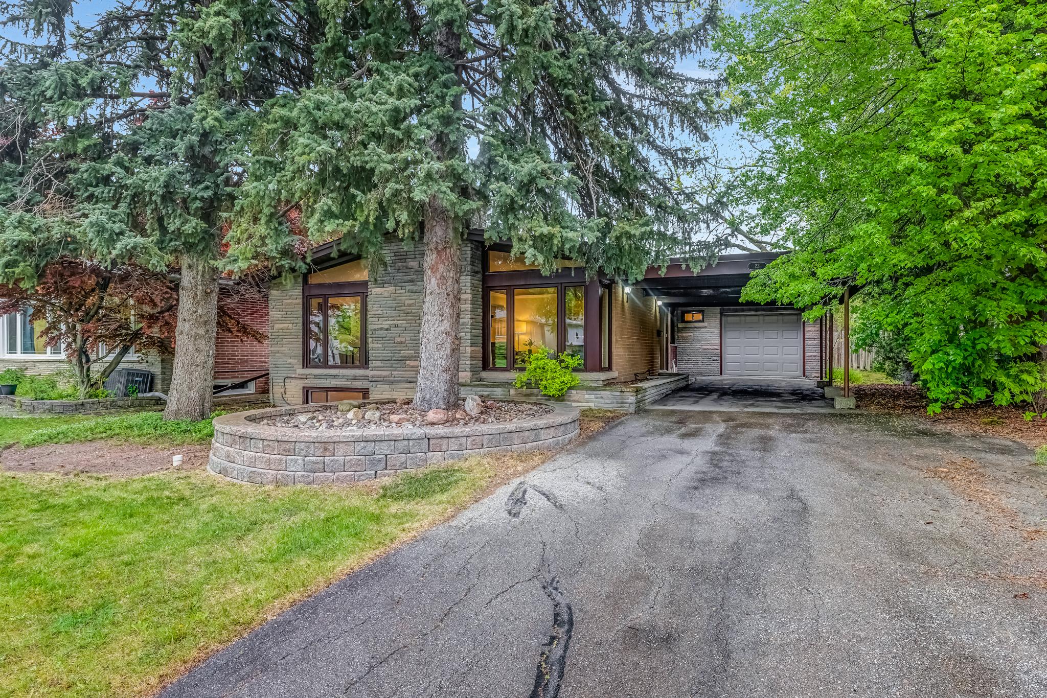 23 Palomino Crescent, Bayview Village, Toronto  by The Gerber Group 23 Palomino Crescent, Bayview Village, Toronto