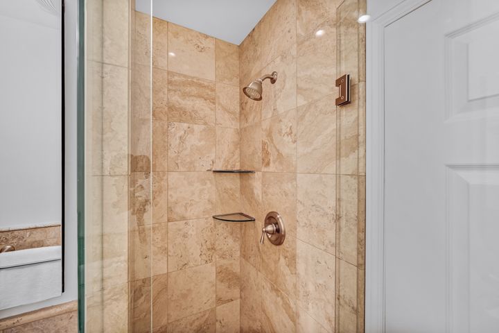 23-palomino-crescent-toronto-web-mls-28 at 23 Palomino Crescent, Bayview Village, Toronto