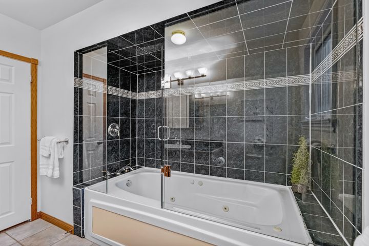 23-palomino-crescent-toronto-web-mls-33 at 23 Palomino Crescent, Bayview Village, Toronto 23-palomino-crescent-toronto-web-mls-33 at 23 Palomino Crescent, Bayview Village, Toronto