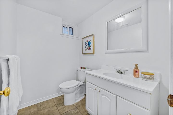 23-palomino-crescent-toronto-web-mls-50 at 23 Palomino Crescent, Bayview Village, Toronto