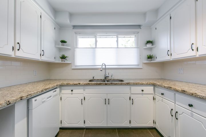 highres_014 at 41 Heathview Avenue, Bayview Village, Toronto