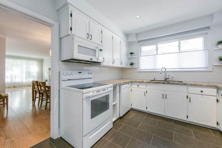 highres_015 at 41 Heathview Avenue, Bayview Village, Toronto