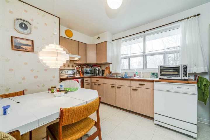 25-wycliffe-cres-bayview-village-toronto-06 at SALE #474 - 25 Wycliffe Crescent, Bayview Village, Toronto 25-wycliffe-cres-bayview-village-toronto-06 at SALE #474 - 25 Wycliffe Crescent, Bayview Village, Toronto