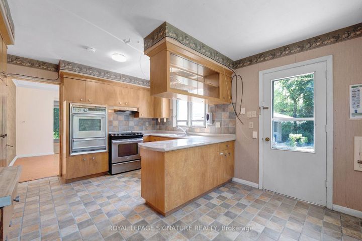 209-burbank-drive-bayview-village-toronto-on-09 at 209 Burbank Drive, Bayview Village, Toronto