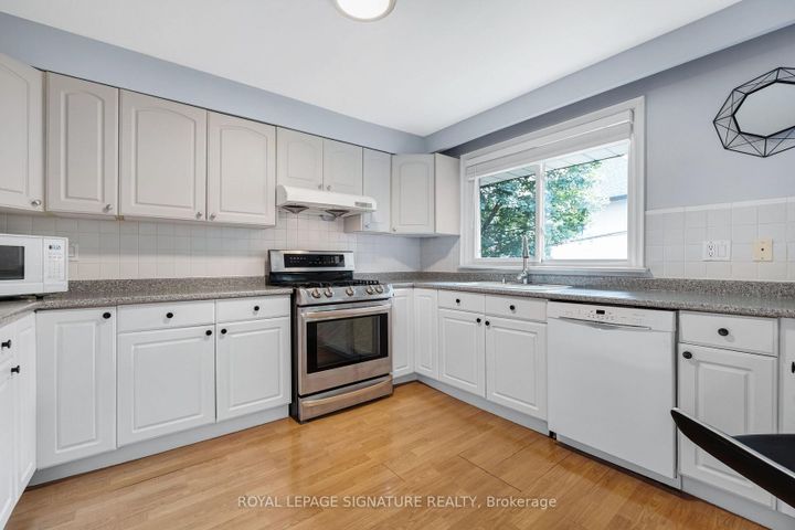 9-bunty-lane-bayview-village-toronto-on-09 at 9 Bunty Lane, Bayview Village, Toronto