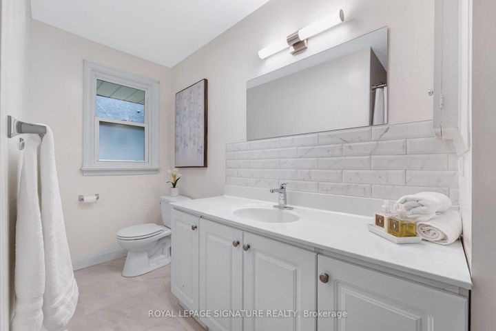 9-bunty-lane-bayview-village-toronto-on-17 at 9 Bunty Lane, Bayview Village, Toronto
