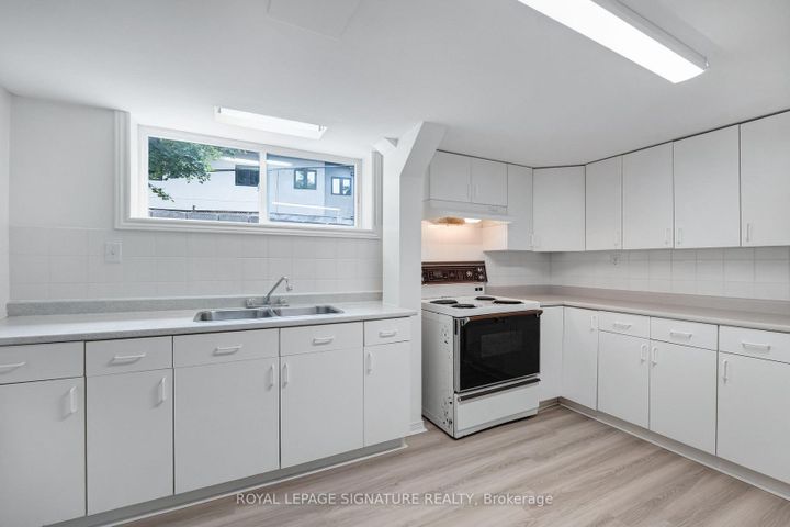 9-bunty-lane-bayview-village-toronto-on-23 at 9 Bunty Lane, Bayview Village, Toronto