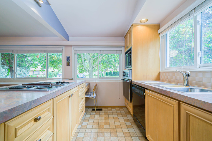 011-highres_011 at 6 Tally Lane, Bayview Village, Toronto 011-highres_011 at 6 Tally Lane, Bayview Village, Toronto